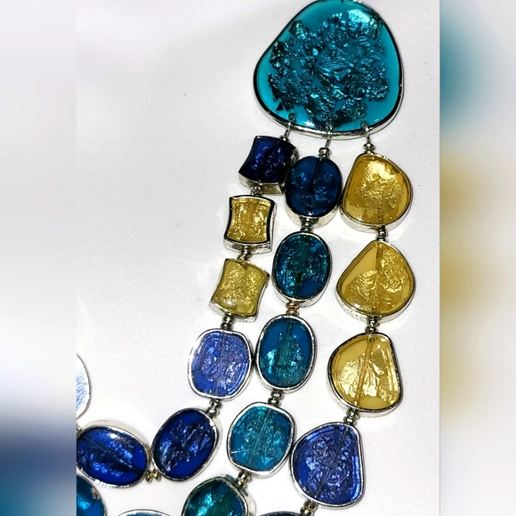 Gorgeous Three Strand Lucite / Blue Cord / Silvertone Necklace - Picture 2 of 4